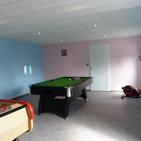 Maison Renovee Avec Dans Un Cadre Agricole - Fr-1-489-28 Cressanges