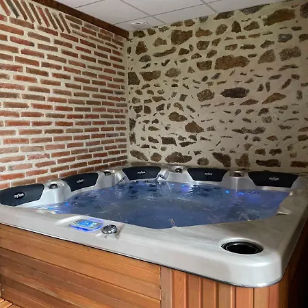 Vakantiehuis Maison Renovee Avec Dans Un Cadre Agricole - Fr-1-489-28 Cressanges